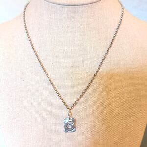 Silver Tone Swirl Pendant Rolo Chain Necklace Measures 18"